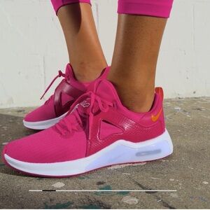 Nike NWT Air Max Bella TR 5 Rush Pink/Light Curry/Mystic Hibiscus Sz 11